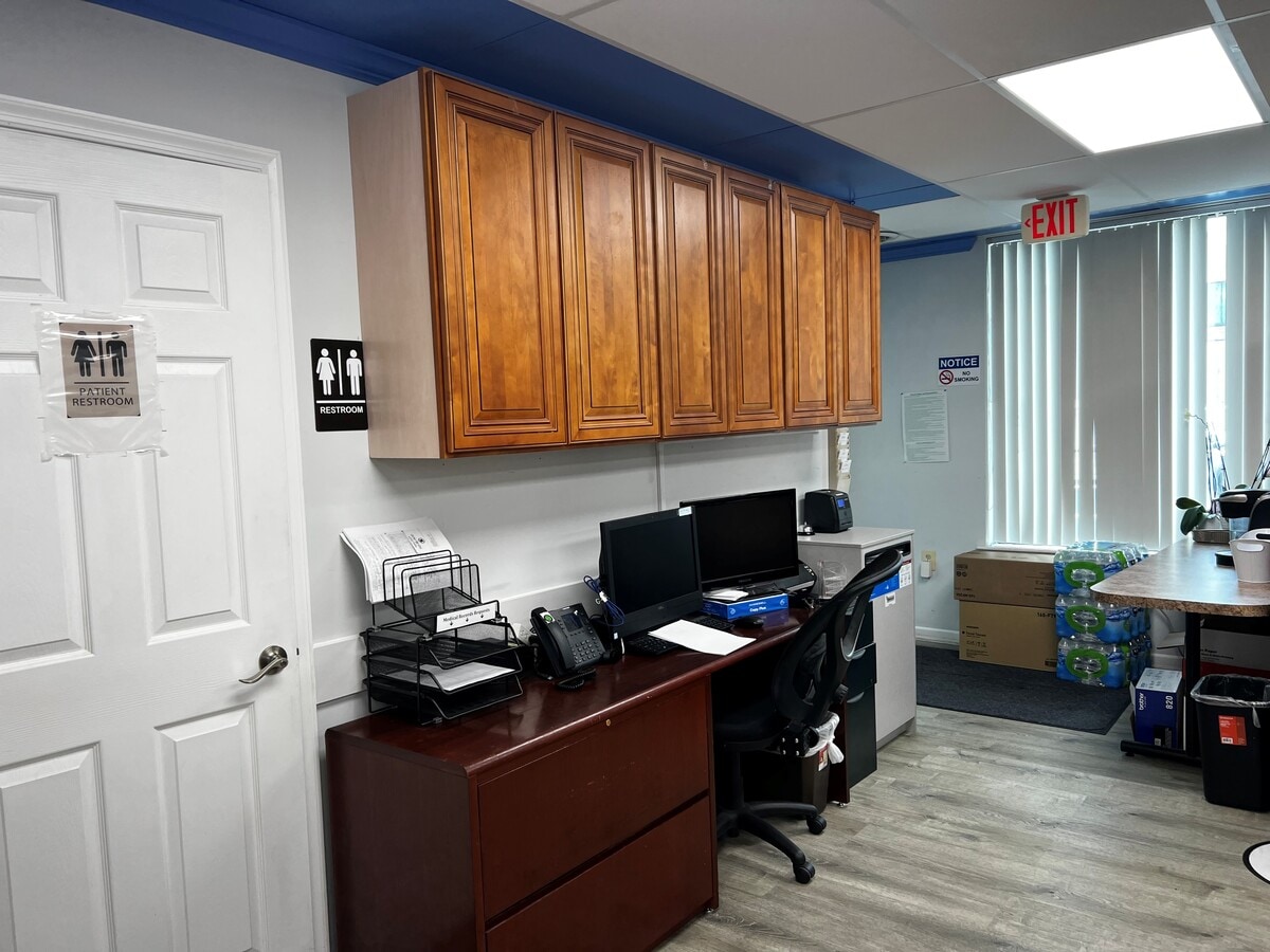 9821 Greenbelt Rd, Lanham Seabrook, MD 20706 - Unit D 5 - - Interior Photo - Image 1 of 1