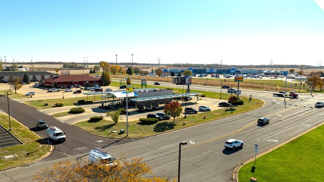 Plus de détails pour 3601 Court St, Pekin, IL - Commerce de détail à vendre