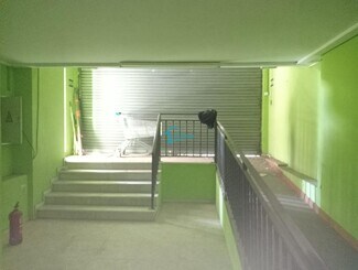 Plus de détails pour Multi-résidentiel à vendre