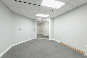 5500 N Service Rd, Burlington, ON à louer Photo intérieure- Image 2 de 9