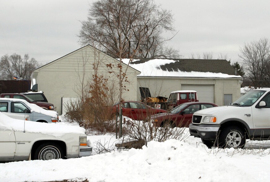 27 Sluyter St SE, Grand Rapids, MI à vendre - Photo du bâtiment - Image 3 de 3