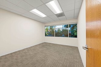 4350 Executive Dr, San Diego, CA for lease Interior Photo- Image 2 of 7