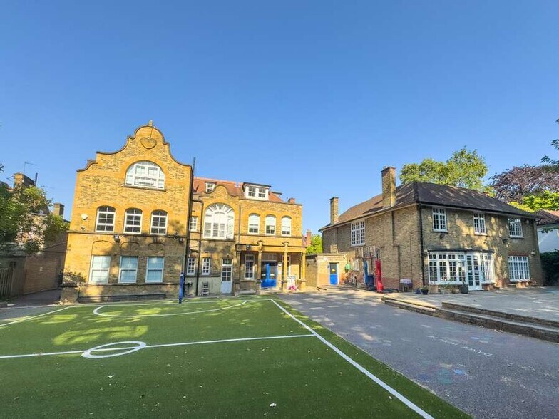 22 Woodborough Rd, Londres à vendre - Photo du bâtiment - Image 2 de 3