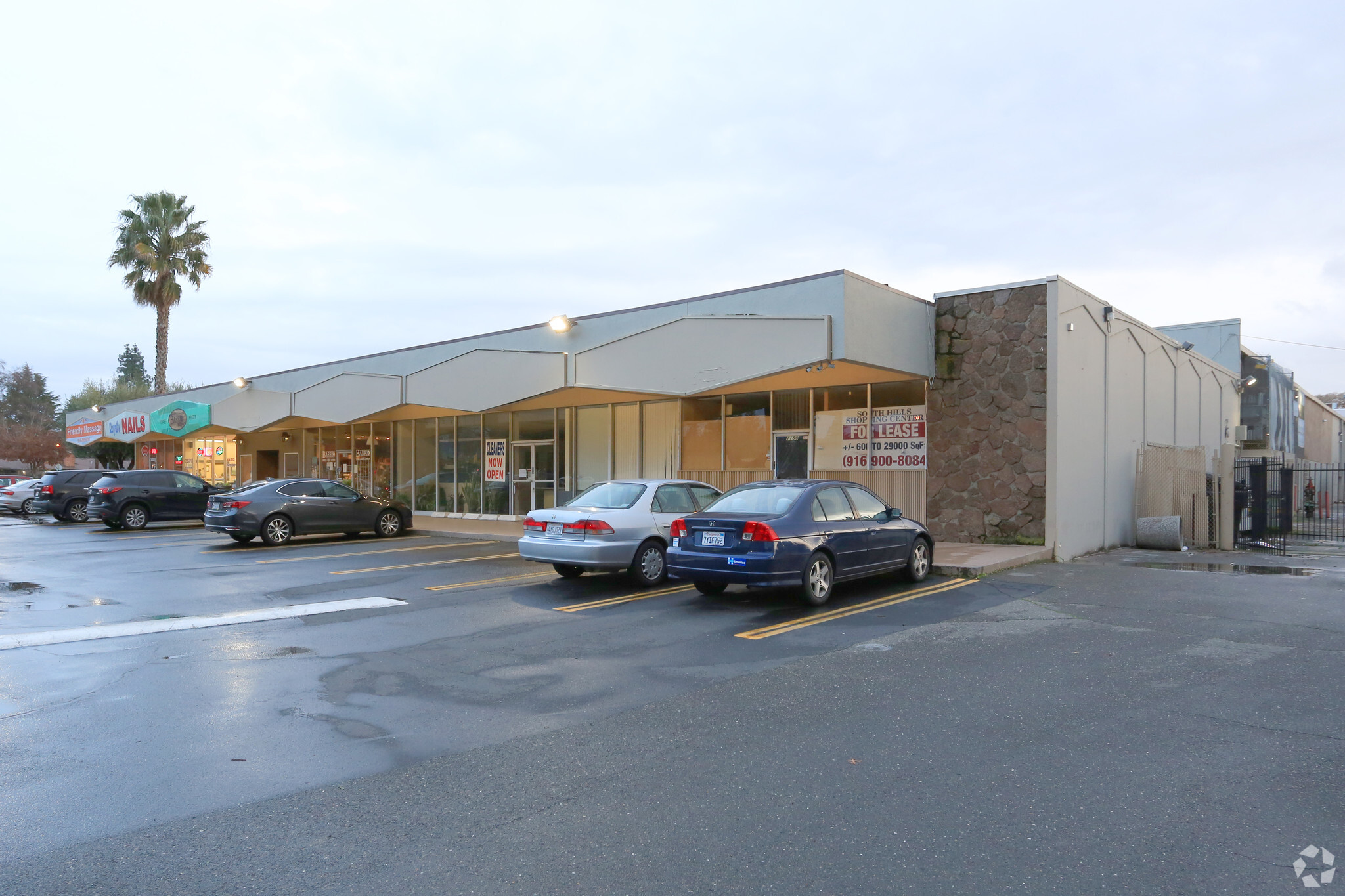 5892 S Land Park Dr, Sacramento, CA for lease Building Photo- Image 1 of 7