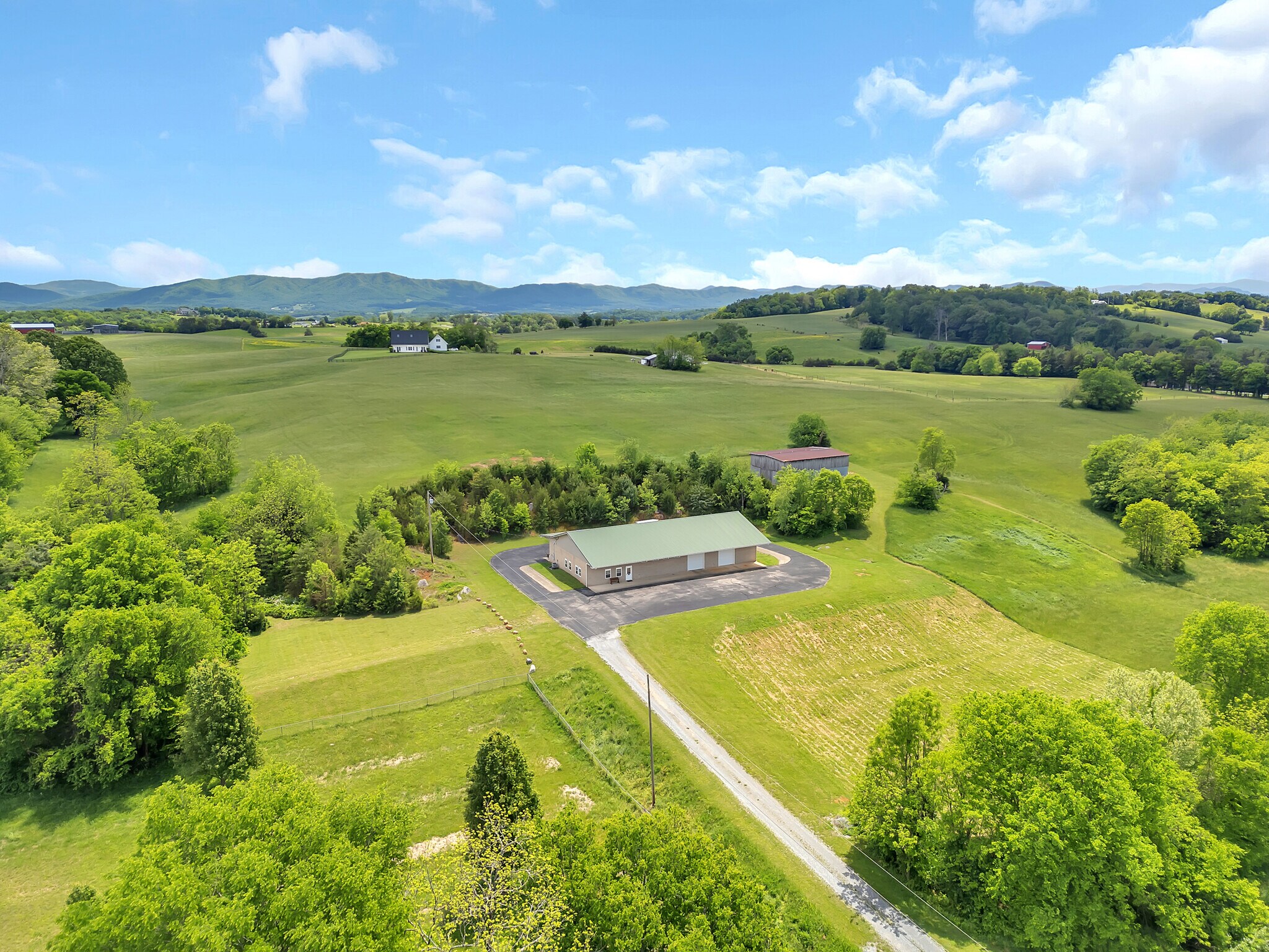 7115 Newport Hwy, Greeneville, TN à vendre Photo du bâtiment- Image 1 de 1