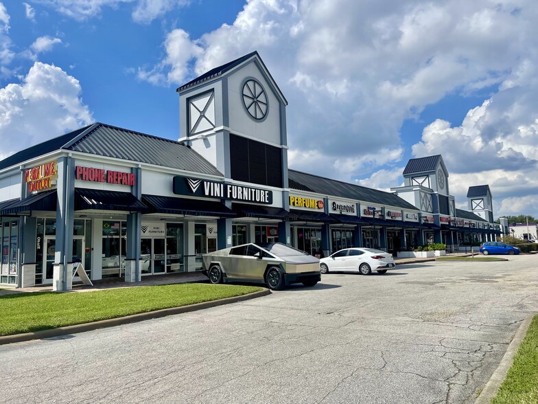 5135 International Dr, Orlando, FL for lease - Building Photo - Image 2 of 11
