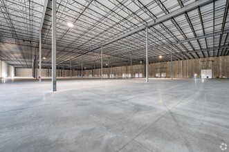 18300 Snow Rd, Brook Park, OH for lease Interior Photo- Image 2 of 7