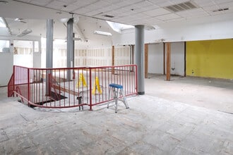 125 E Jericho Tpke, Huntington Station, NY for lease Interior Photo- Image 2 of 7