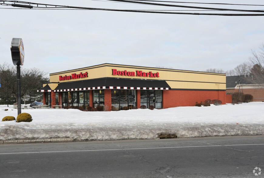 2495 Berlin Tpke, Newington, CT à vendre - Photo du bâtiment - Image 2 de 4