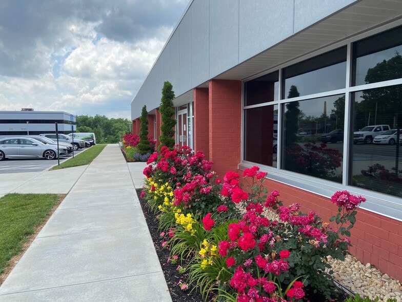 200 Grandview Ave, Camp Hill, PA à louer - Photo du bâtiment - Image 2 de 13