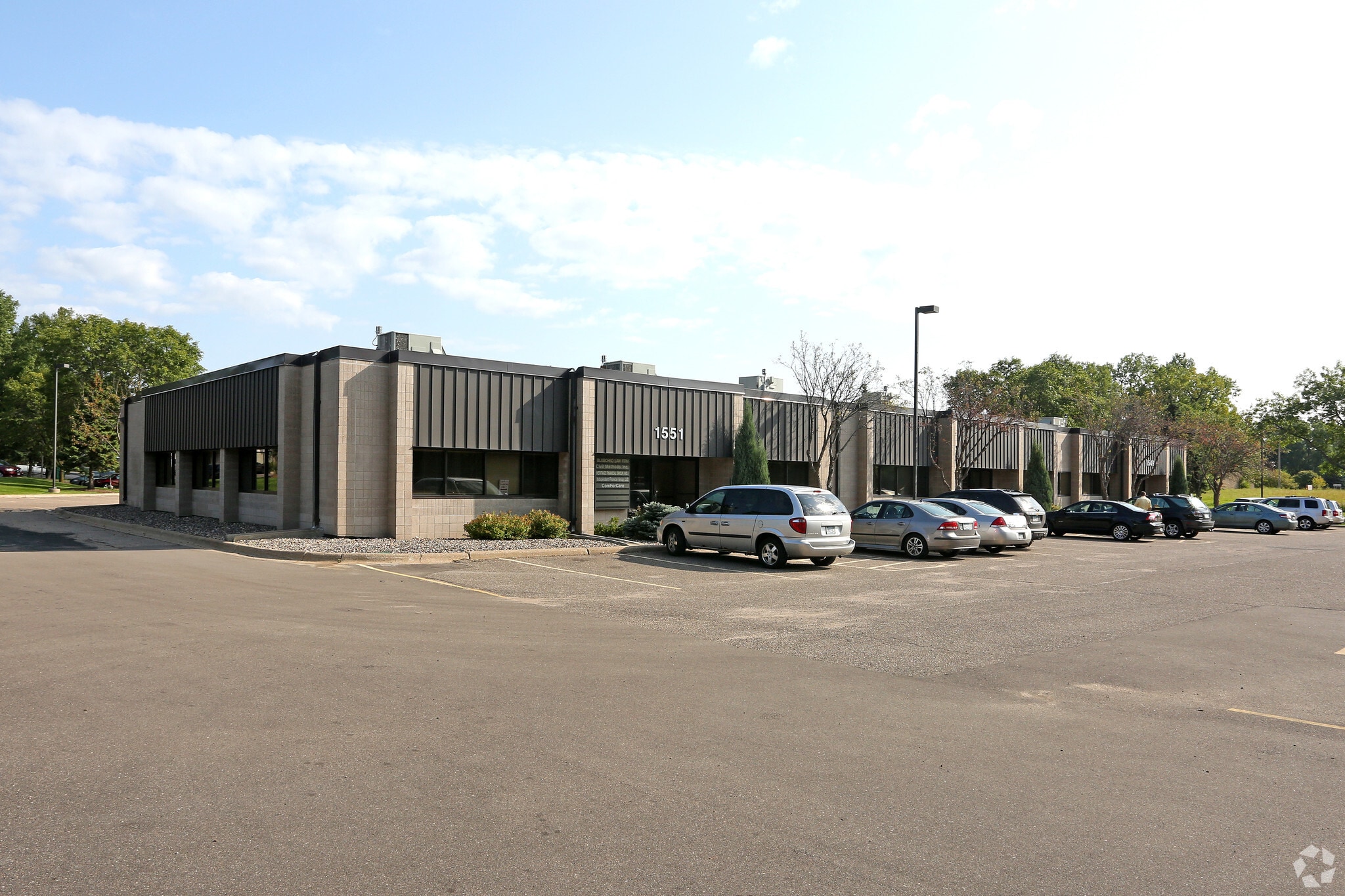 1545 Livingston Ave, Saint Paul, MN for lease Primary Photo- Image 1 of 12