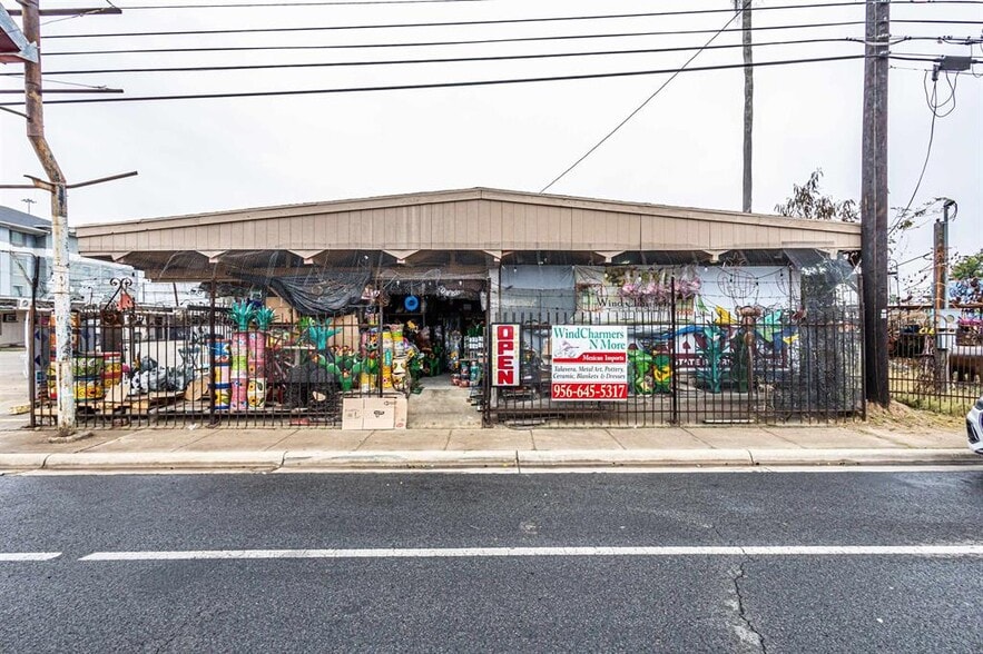 3002 Santa Ursula Ave, Laredo, TX for sale - Building Photo - Image 3 of 27