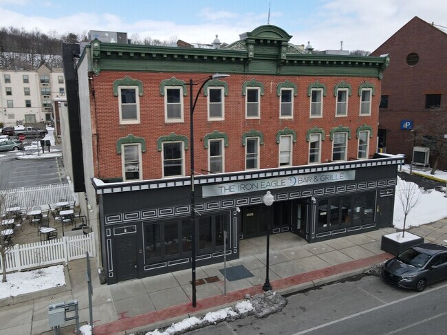 Plus de détails pour 143 E Lincoln Hwy, Coatesville, PA - Commerce de détail à vendre