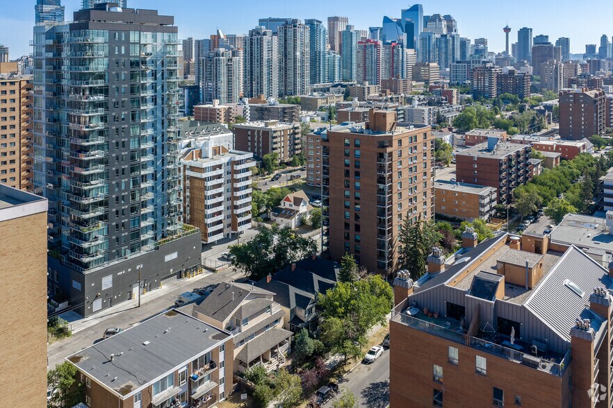1318 15 Av SW, Calgary, AB for sale - Aerial - Image 2 of 3