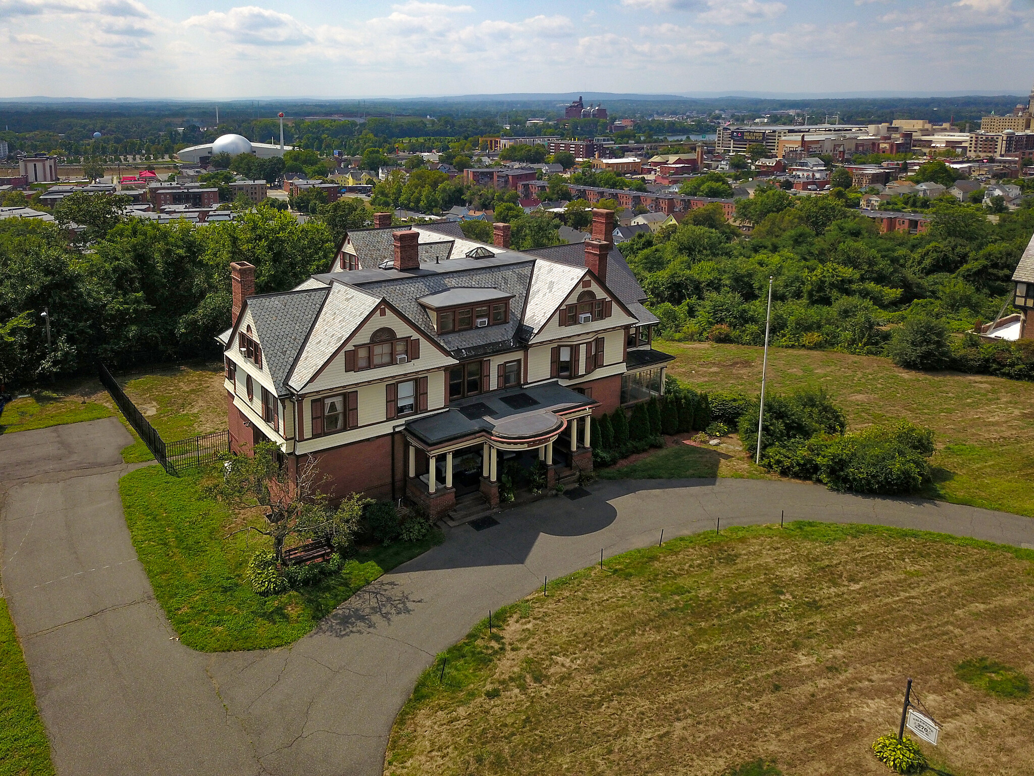 270 Maple St, Springfield, MA à vendre Aérien- Image 1 de 1