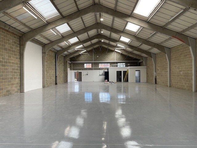 1 Mace Ln, Ashford à louer - Photo du bâtiment - Image 3 de 19
