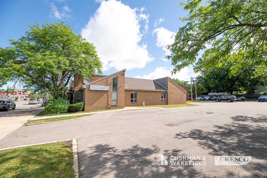 2323 Lee Rd, Cleveland Heights, OH for lease - Building Photo - Image 2 of 17