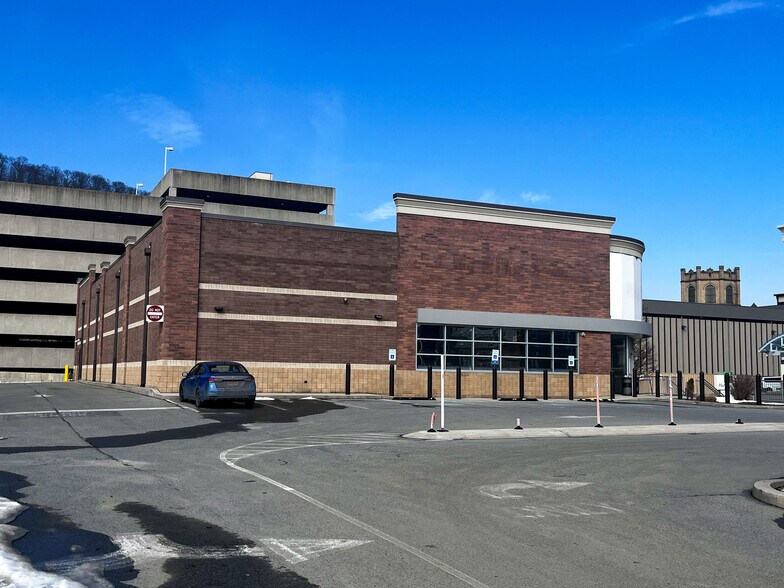 300 Market St, Johnstown, PA à louer - Photo du bâtiment - Image 2 de 4