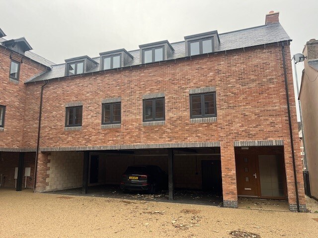 Emscote Road, Warwick for sale - Primary Photo - Image 1 of 4