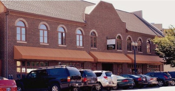 643 Massachusetts Ave, Indianapolis, IN à louer - Photo du bâtiment - Image 2 de 30