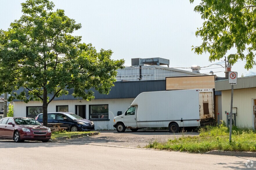 1180-1190 Rue Vincent-Massey, Québec, QC for lease - Building Photo - Image 2 of 6
