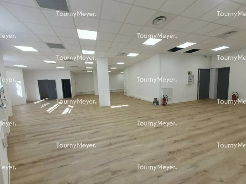 Office in Montpellier for lease - Interior Photo - Image 2 of 5