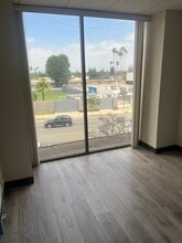 15720 Ventura Blvd, Encino, CA for lease Interior Photo- Image 2 of 3