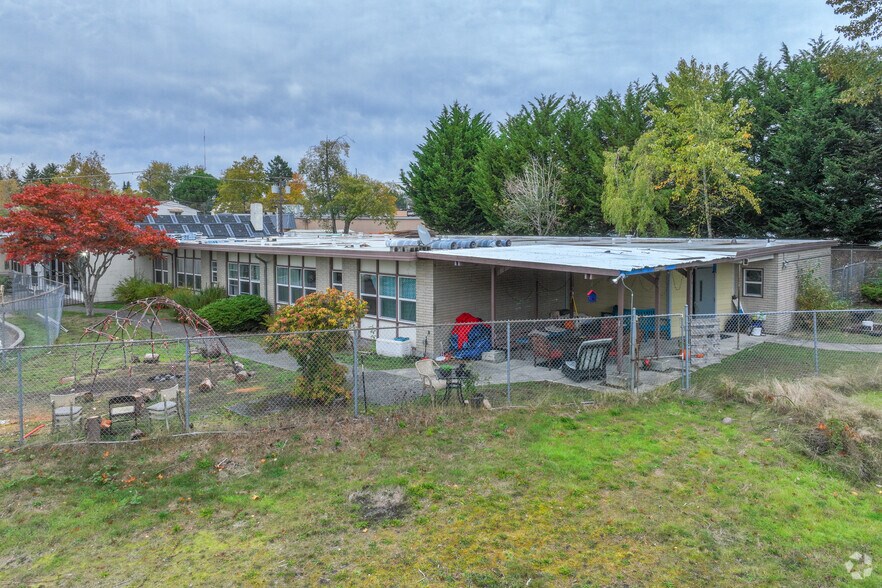 5954 N 26th St, Tacoma, WA à vendre - Photo du bâtiment - Image 2 de 5
