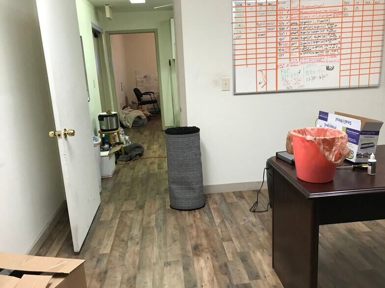 7812 Francine Dr, New Port Richey, FL à louer - Photo intérieure - Image 3 de 11