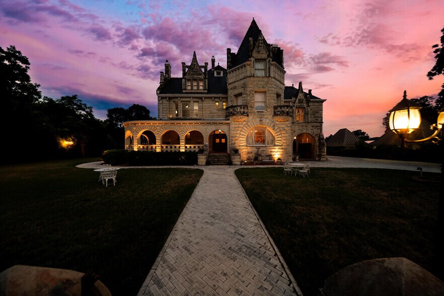 950 E Grayson St, San Antonio, TX à vendre - Photo du bâtiment - Image 1 de 31