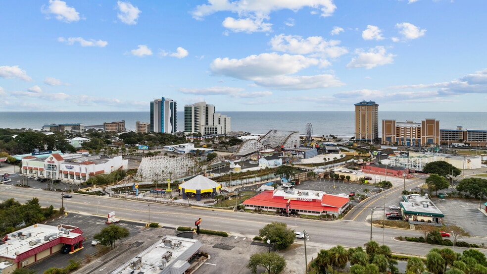 627 Bonaventure Drive, Myrtle Beach, SC for sale - Building Photo - Image 3 of 44