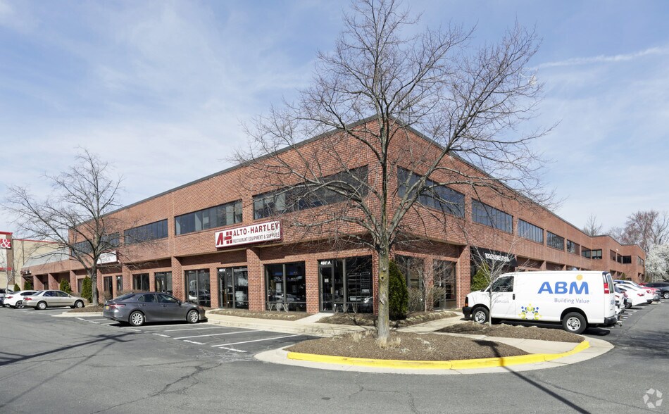 4601-4605 Eisenhower Ave, Alexandria, VA à louer - Photo du bâtiment - Image 2 de 2