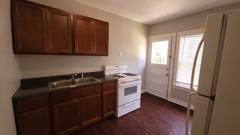 218 Claremont Ave, San Antonio, TX à vendre - Photo du bâtiment - Image 2 de 16