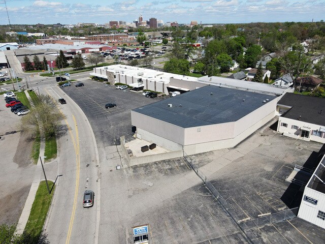 1115 S Pennsylvania Ave, Lansing, MI à louer - Photo du bâtiment - Image 3 de 3