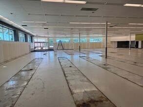 1801 S Philo Rd, Urbana, IL for lease Interior Photo- Image 2 of 7