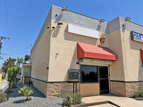 299 W Olive St, Colton, CA à louer Photo intérieure- Image 1 de 8