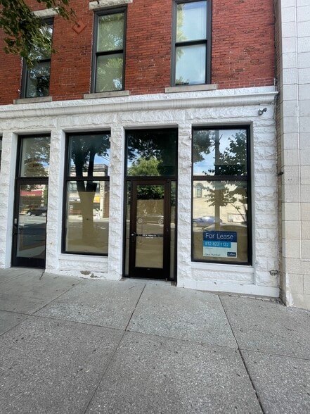 208 N Walnut St, Bloomington, IN for lease - Building Photo - Image 3 of 9