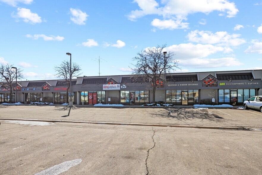 8400-8450 E Iliff Ave, Denver, CO à louer - Photo du bâtiment - Image 2 de 20