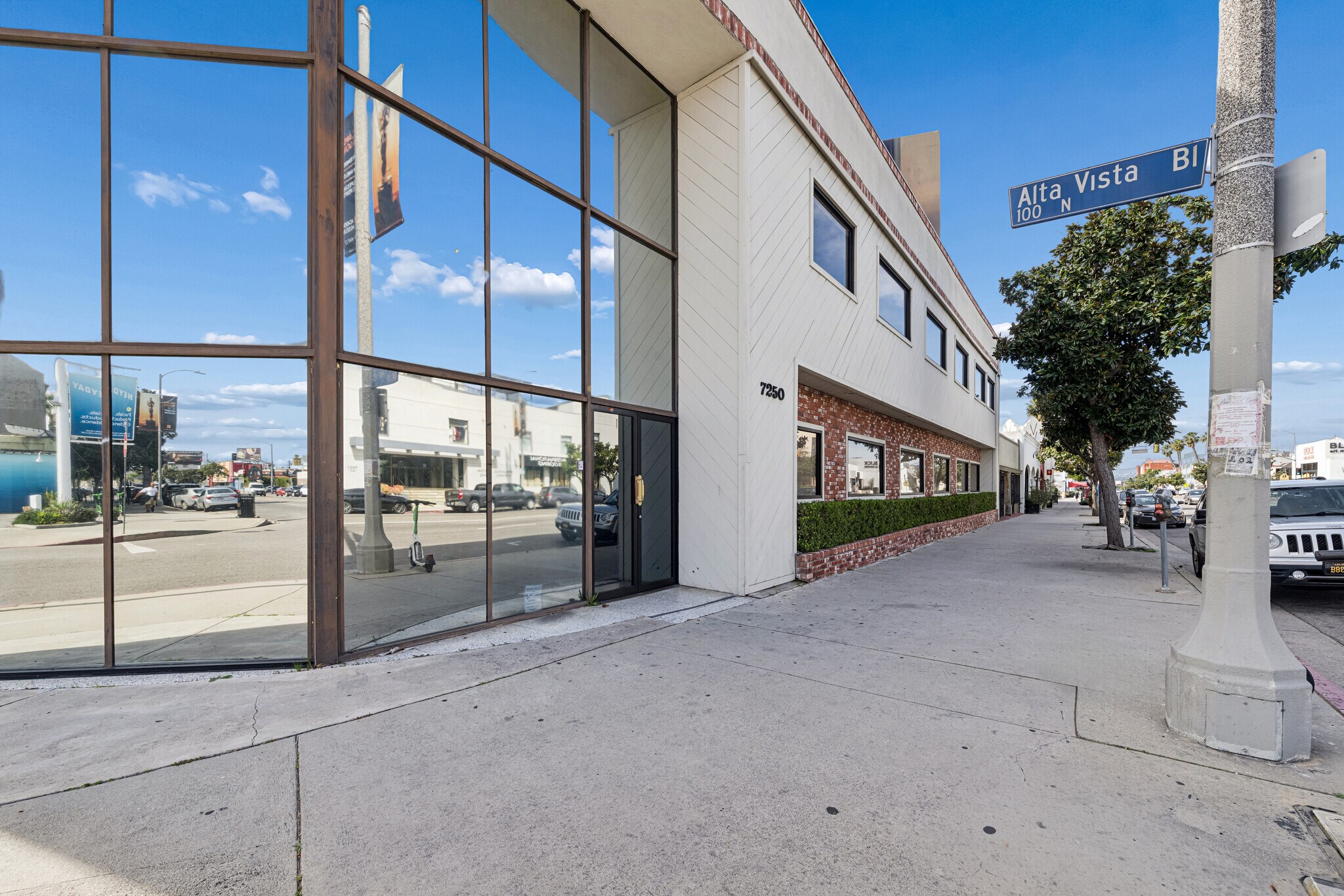 7250 Beverly Blvd, Los Angeles, CA for lease Interior Photo- Image 1 of 2