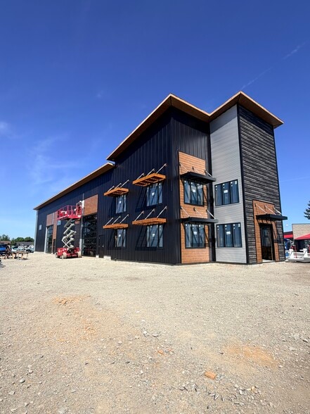 9878 Kirkpatrick st, Hayden, ID à vendre - Photo principale - Image 1 de 25