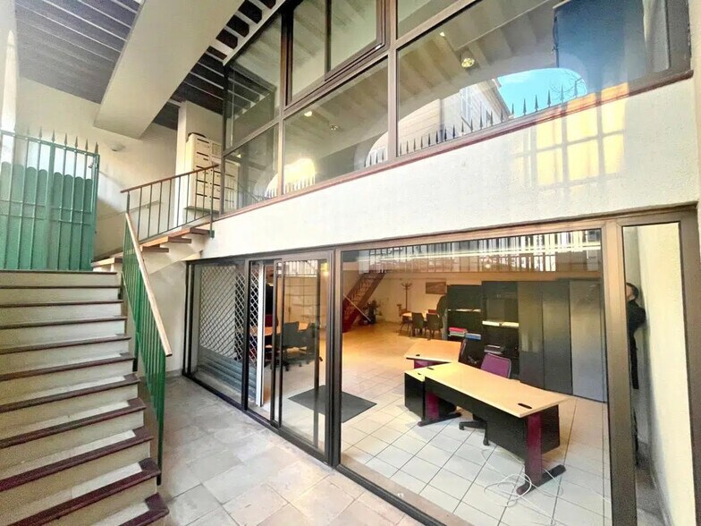 Bureau dans Saint-Germain-en-Laye à vendre - Photo intérieure - Image 2 de 8