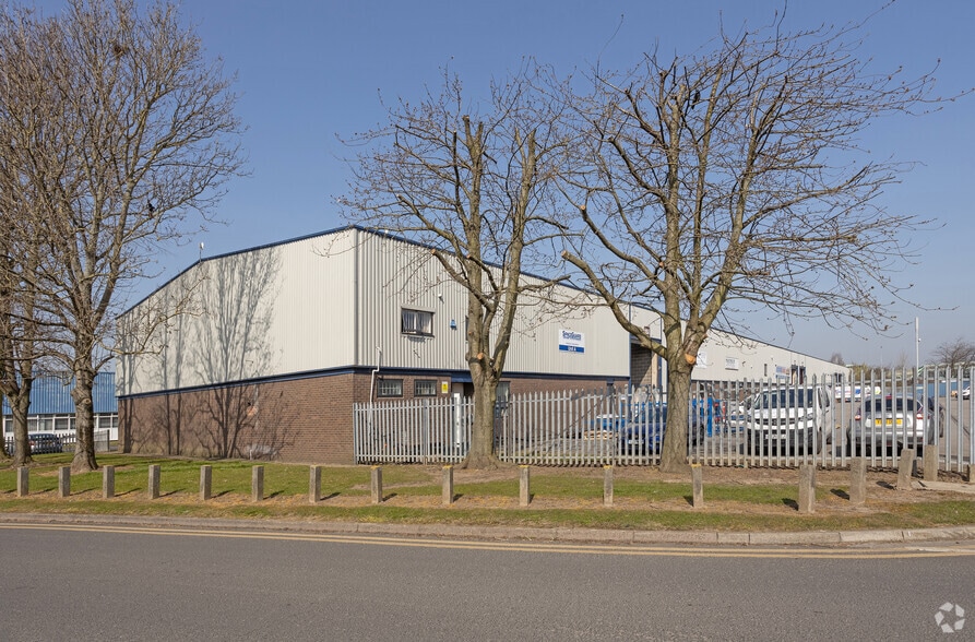 Bergen Way, Hull for lease - Building Photo - Image 2 of 6