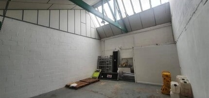 Park Ln, Wolverhampton for lease Interior Photo- Image 2 of 2