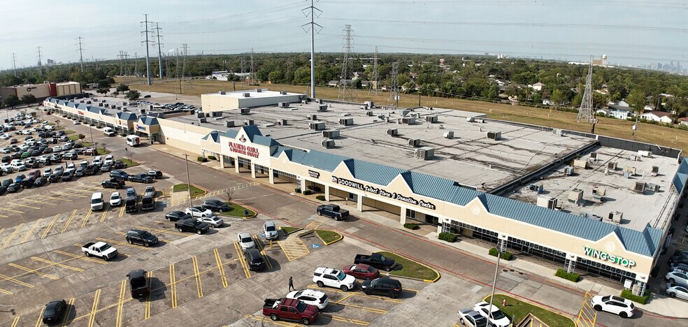 11410-11430 East Fwy, Houston, TX à louer - Photo du bâtiment - Image 2 de 16