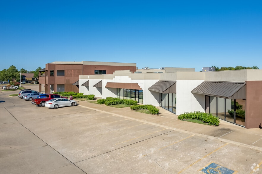 1660 E 71st St, Tulsa, OK à louer - Photo du bâtiment - Image 2 de 22