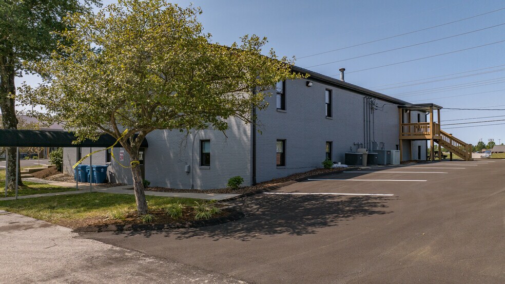 180 Kings Daughter Dr, Frankfort, KY à vendre - Photo du bâtiment - Image 2 de 16