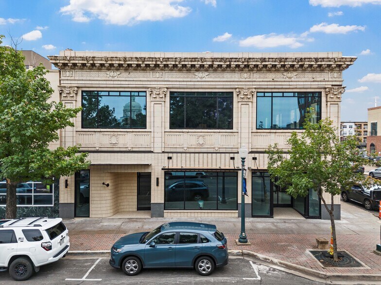 526 Austin Ave, Waco, TX à louer - Photo du bâtiment - Image 2 de 7