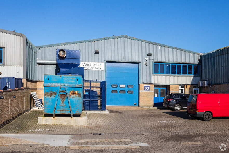 Newton Rd, Peacehaven à louer - Photo du bâtiment - Image 3 de 5