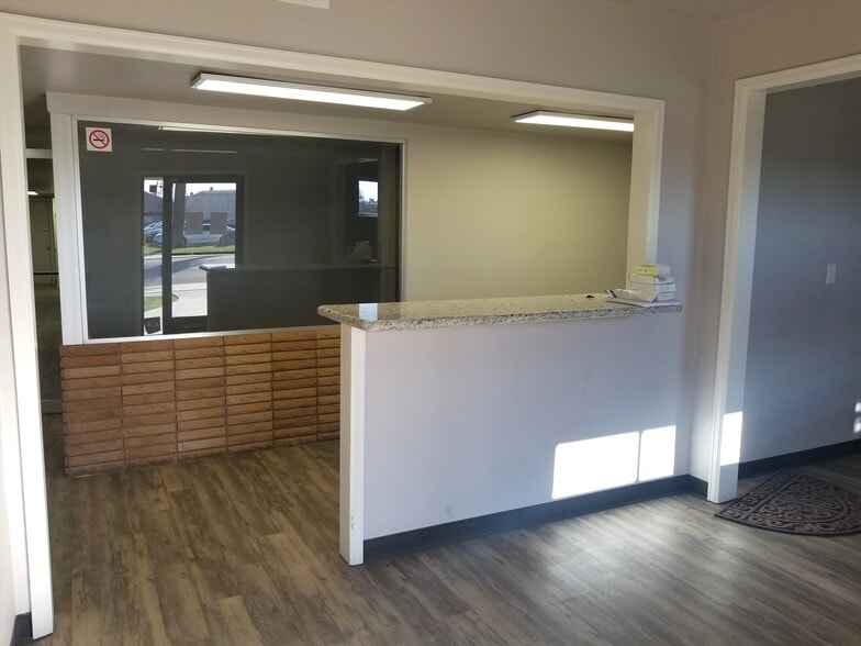 1120 Kensington St, Delano, CA for lease - Building Photo - Image 2 of 9