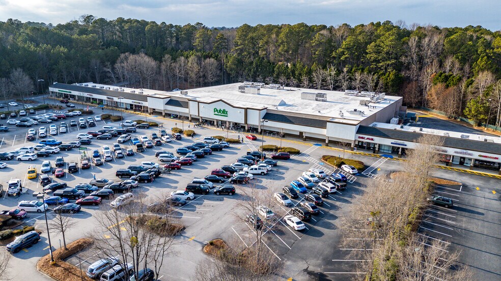 4045 Five Forks Trickum Rd SW, Lilburn, GA à louer - Photo du bâtiment - Image 2 de 7
